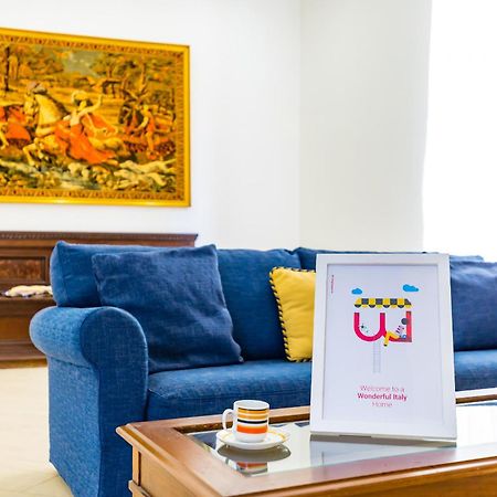 Apartment With Balcony In Palazzo Diaz By Wonderful Italy Napoli Ngoại thất bức ảnh