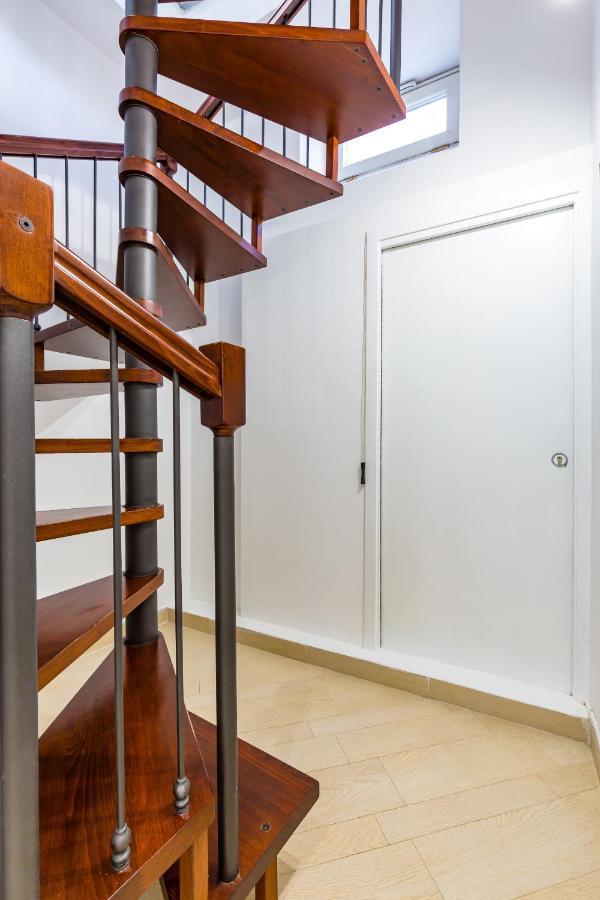 Apartment With Balcony In Palazzo Diaz By Wonderful Italy Napoli Ngoại thất bức ảnh
