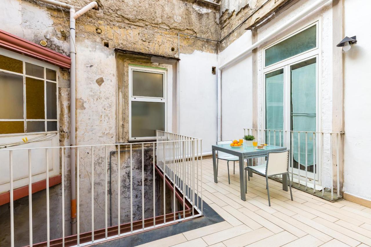 Apartment With Balcony In Palazzo Diaz By Wonderful Italy Napoli Ngoại thất bức ảnh