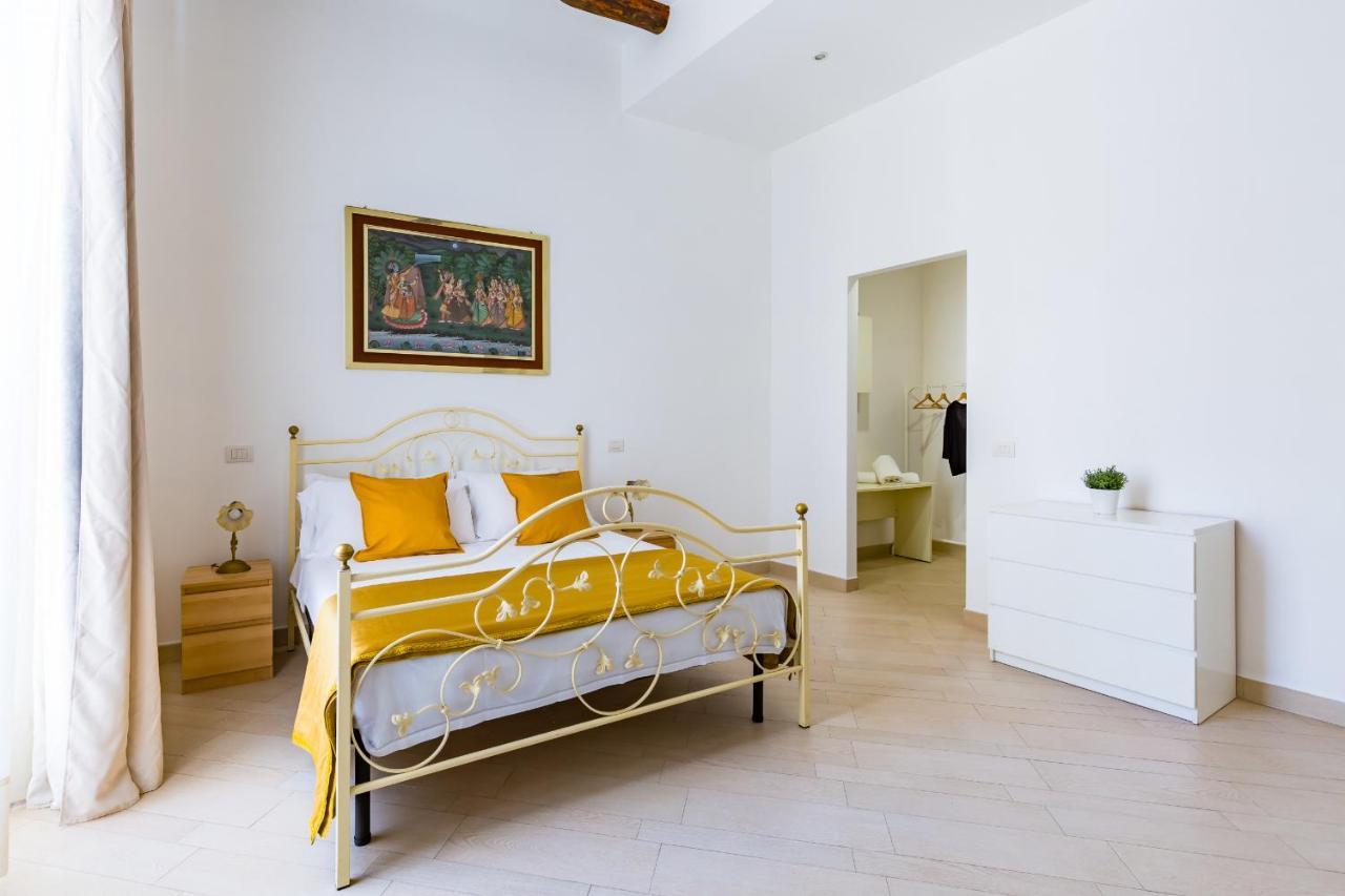 Apartment With Balcony In Palazzo Diaz By Wonderful Italy Napoli Ngoại thất bức ảnh
