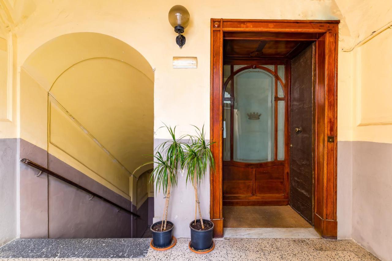 Apartment With Balcony In Palazzo Diaz By Wonderful Italy Napoli Ngoại thất bức ảnh