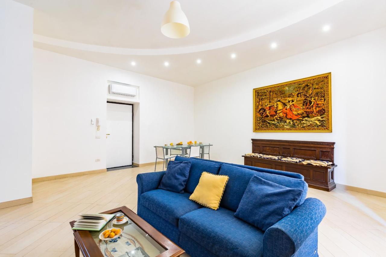 Apartment With Balcony In Palazzo Diaz By Wonderful Italy Napoli Ngoại thất bức ảnh